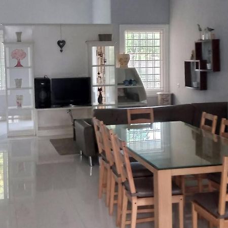 Villa 360 Lembang Exterior foto