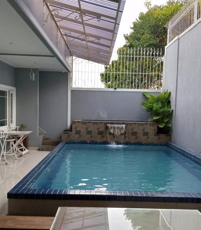 Villa 360 Lembang Exterior foto